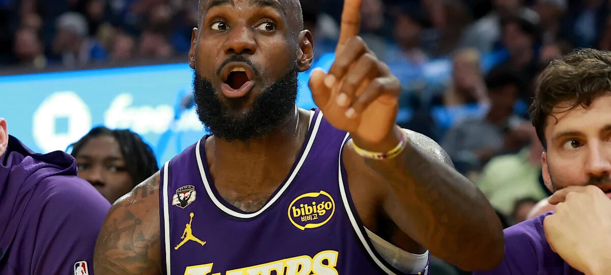 Cavs reportedly ahead of Warriors in race for LeBron James
