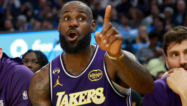 Cavs reportedly ahead of Warriors in race for LeBron James