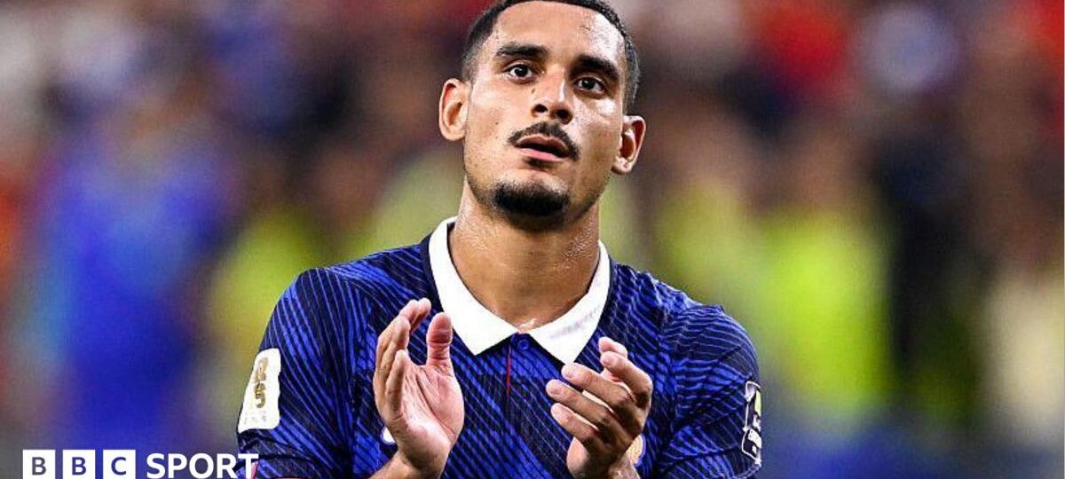 Chelsea agree deal to sign Palace defender Lacroix