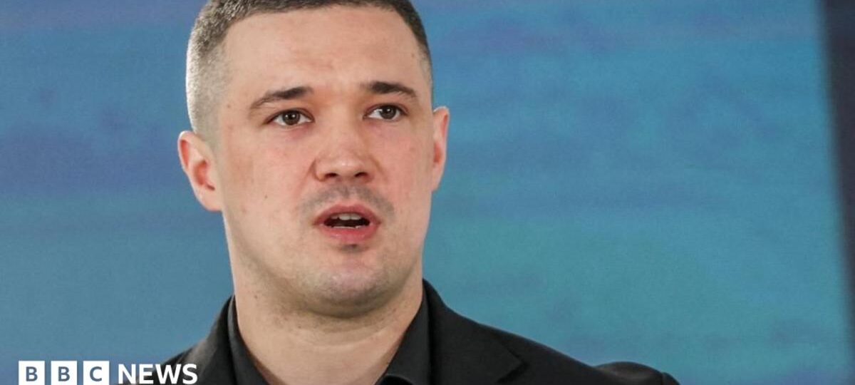 Many Ukrainian soldiers outraged over removal of defence minister, troops tell BBC