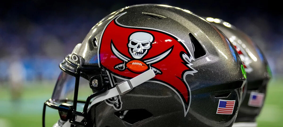 Buccaneers sign DT Travis Shaw