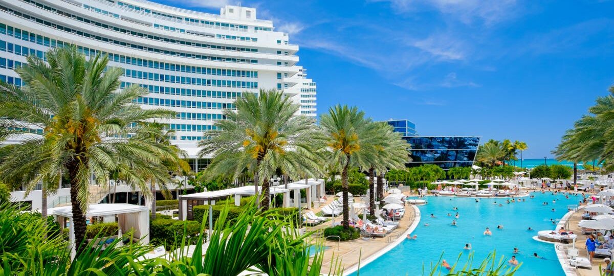 I spent $900 for a night at Miami Beach's Fontainebleau. The luxury stay was worth the price tag.