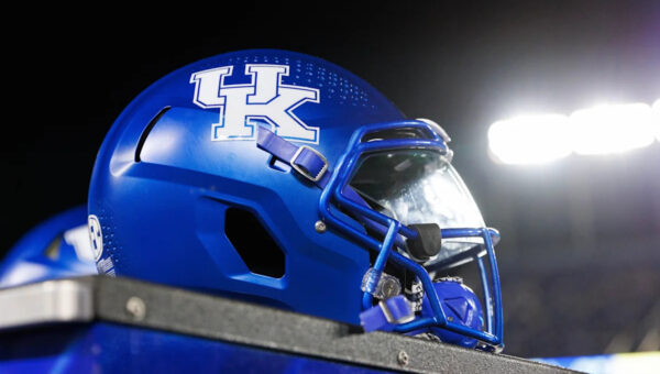 Kentucky makes the final six for a four-star 2028 quarterback