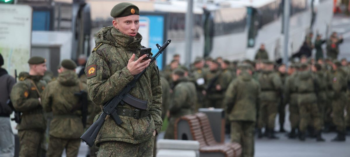 Russian troops survive an average of 30 minutes on the Ukrainian battlefield, CIA director says