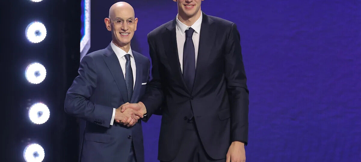 No. 14 pick Hannes Steinbach signs rookie contract with Hornets