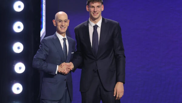 No. 14 pick Hannes Steinbach signs rookie contract with Hornets