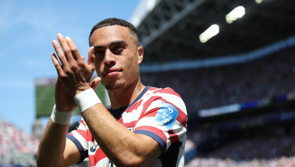 Barcelona could profit off USA star Sergiño Dest transfer