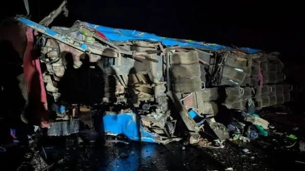 21 killed as school bus overturns in Uganda