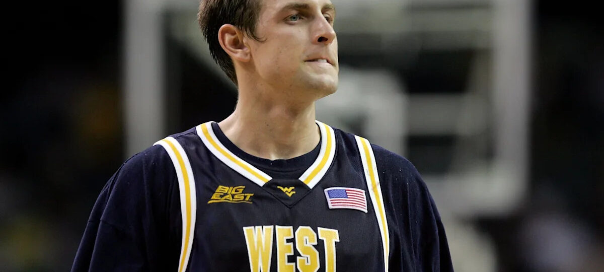 Former Cavs GM Mike Gansey wins LeBron James sweepstakes with 76ers