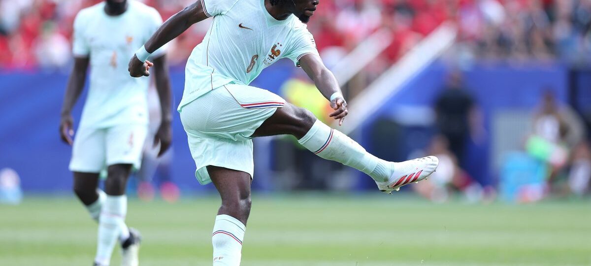 Manchester United make AS Roma midfielder Manu Koné a priority signing