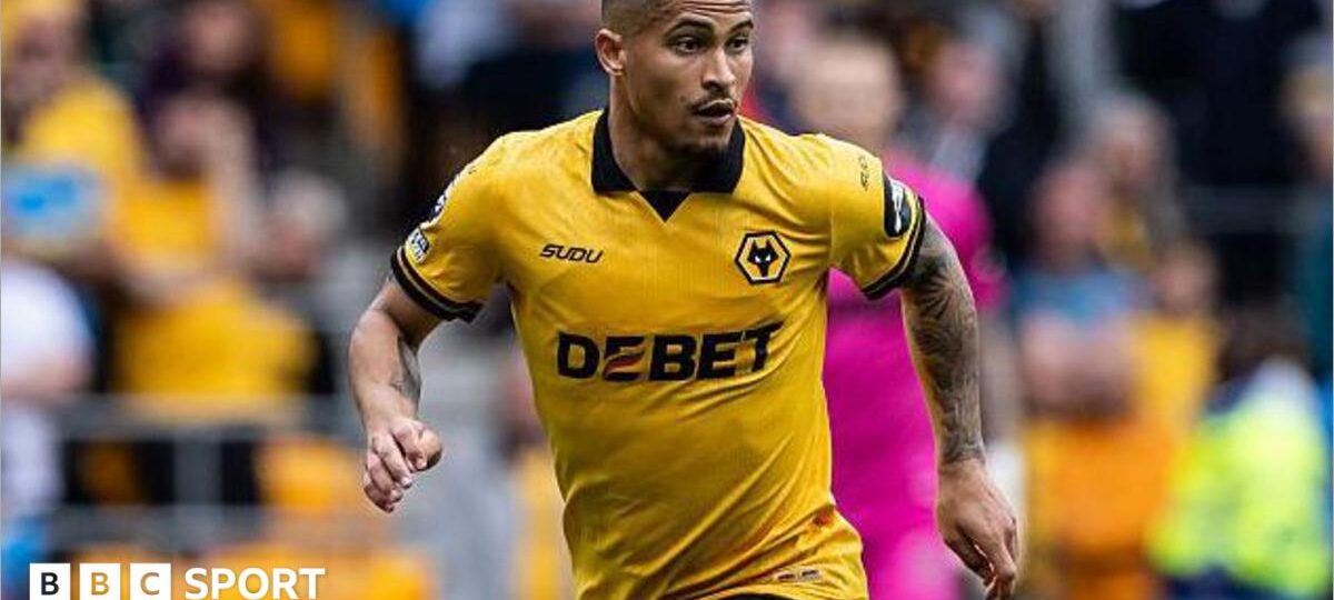 Villa sign Wolves midfielder Gomes in £38m deal