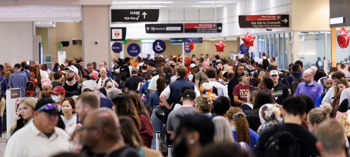3 US airports plan to replace TSA agents with private contractors in a bid to reduce disruptions to passengers — see the list