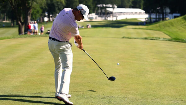 Scorching late: Zach Johnson overcomes heat to card mistake-free back nine at Deere Run