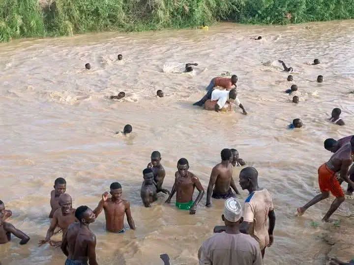 BREAKING: 30 feared dead as canoe capsizes in Jigawa