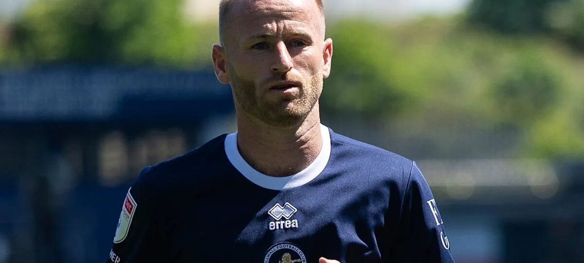 Sheff Wed re-sign club legend midfielder Bannan