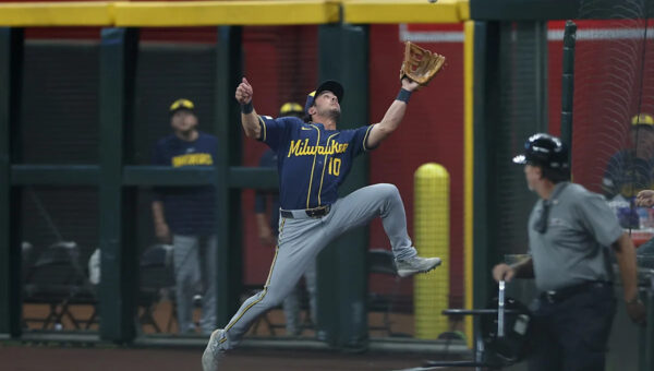 Sal Frelick made the play of the game for the Brewers – and then caught flack for it