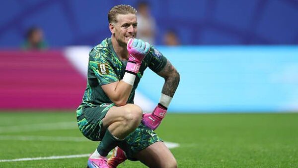 Joe Hart singles out England star after costly mistake hands DR Congo shock World Cup lead