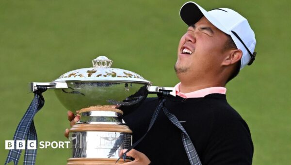 Tears of joy & Tiger text as Kim wins, but McIlroy has problem to fix
