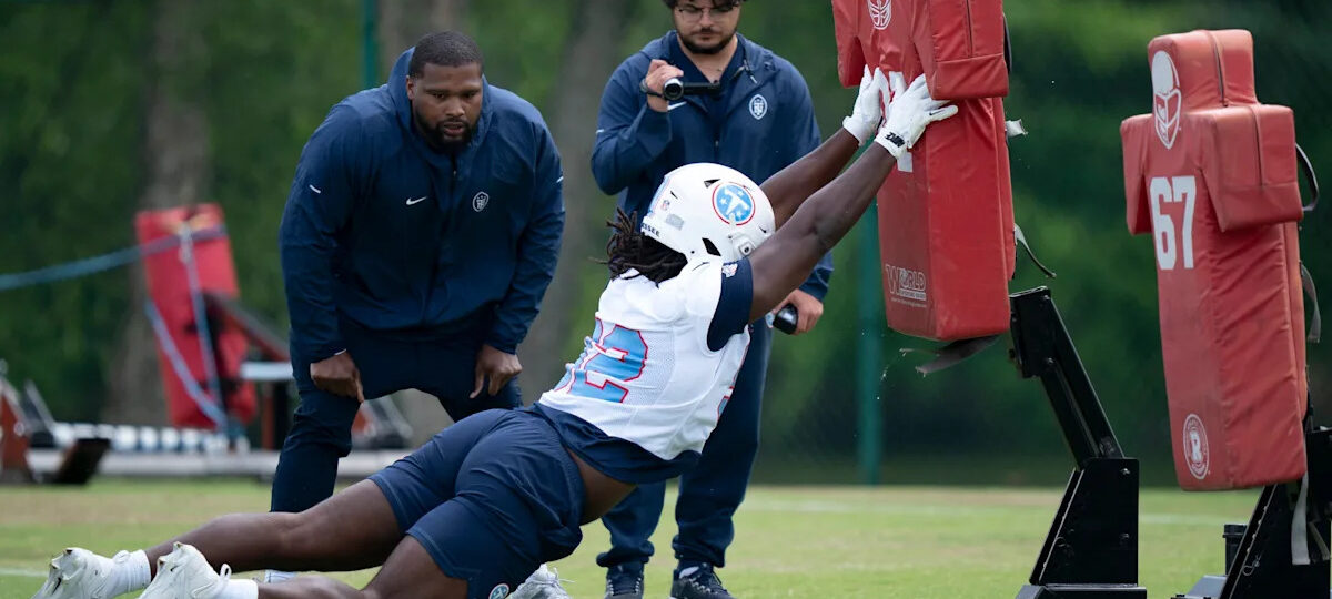 Analyst outlines best and worst case scenario for Titans' defense