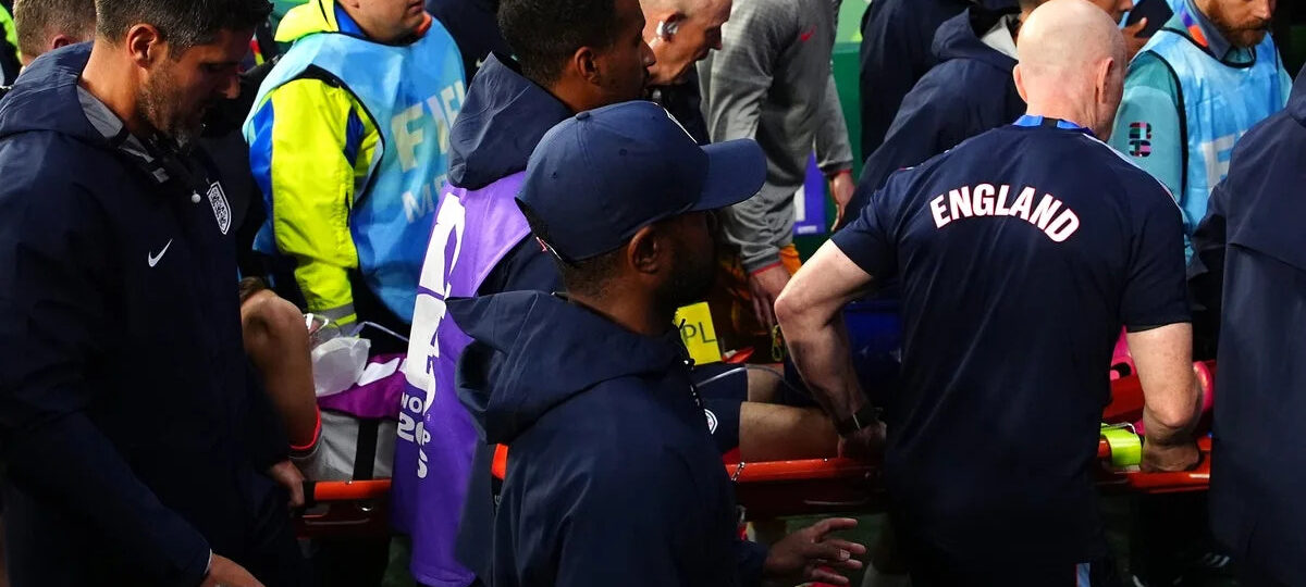 Jordan Henderson suffers freak injury after falling over advertising hoardings celebrating England’s win over Mexico