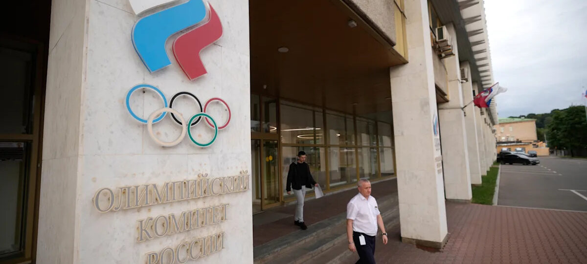 Russia heads to sports court to overturn its ban from international track and field