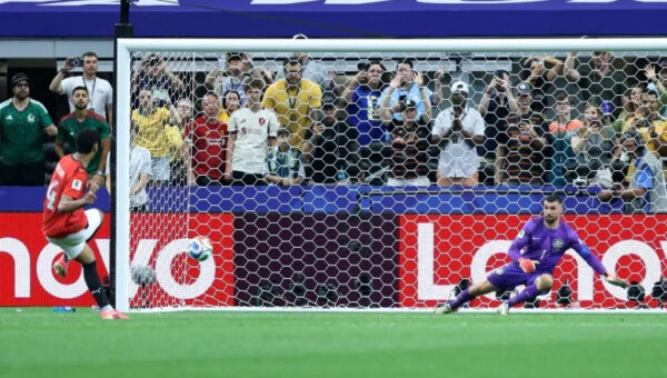 Egypt edge Australia on penalties to reach World Cup last 16