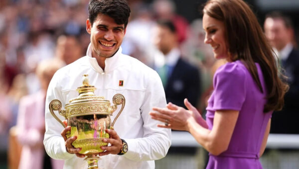 Why is Carlos Alcaraz not playing Wimbledon?