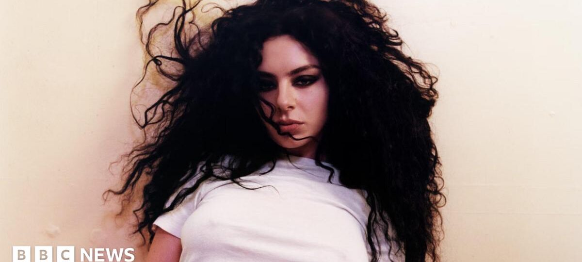 Charli XCX photo purchased by National Portrait Gallery