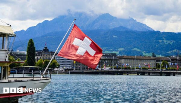 UK-Switzerland deal to scrap roaming charges and allow Britons to use e-gates