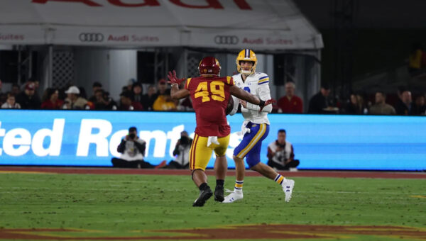 USC countdown to kickoff: Recalling Trojans DL Tuli Tuipulotu
