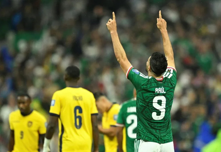Mexico see off Ecuador to break 40-year World Cup curse