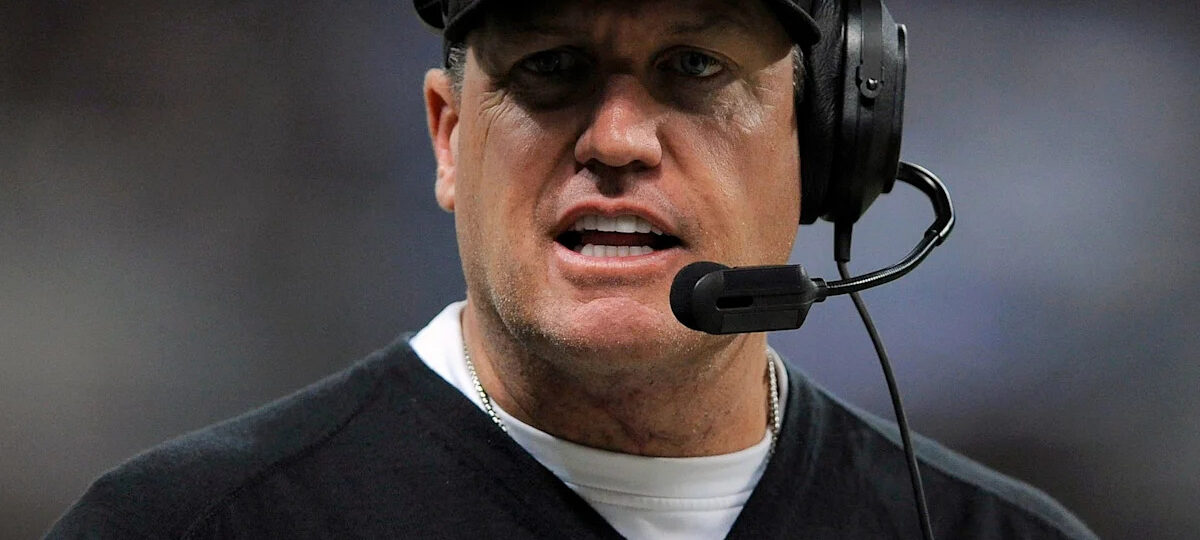 Former NFL head coach unloads harsh criticism on Shedeur Sanders