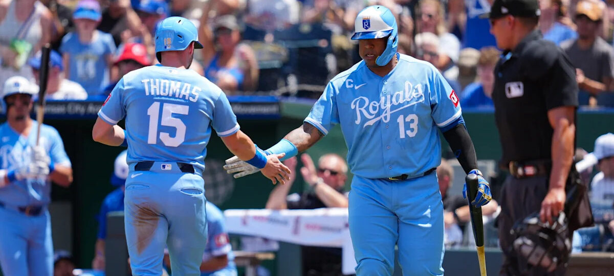 Perez drives in 2 as the Royals beat the Phillies 5-2 to end a 4-game losing streak