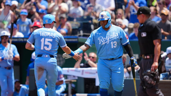 Perez drives in 2 as the Royals beat the Phillies 5-2 to end a 4-game losing streak