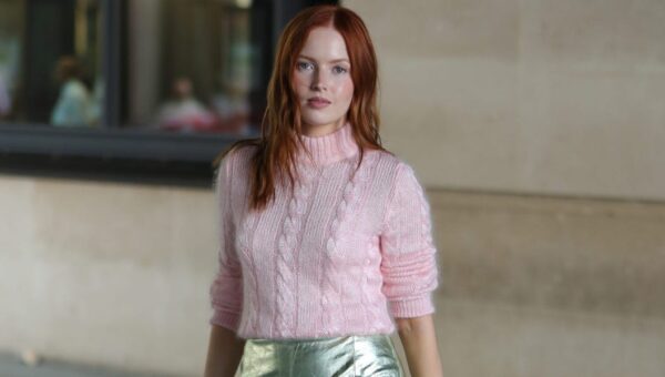 Actor Ellie Bamber needed to become Kate Moss on-screen. Her trainer helped her do it without starvation.