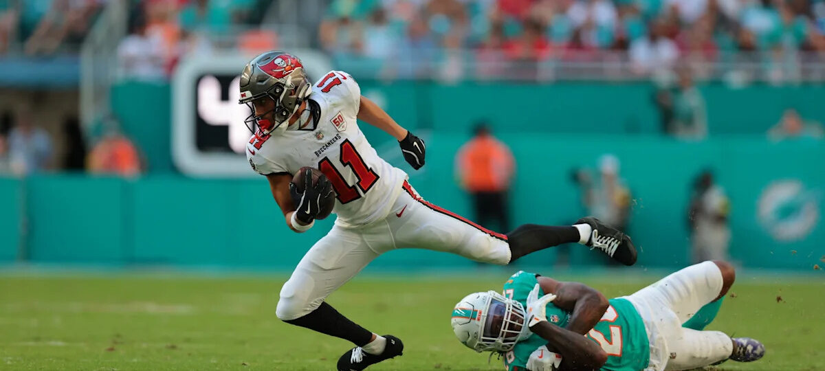 Which Bucs wide receiver is flying under-the-radar heading into 2026?