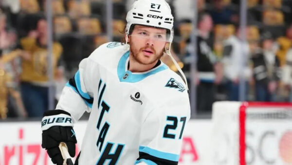 Mammoth make Barrett Hayton contract decision after Devils offer sheet