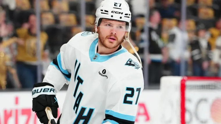 Mammoth make Barrett Hayton contract decision after Devils offer sheet