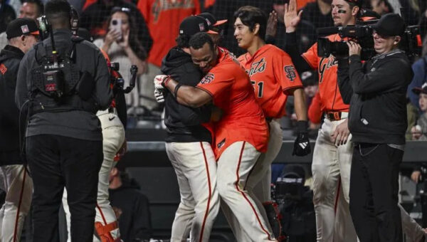 Giants' Luis Arraez causes horrific bad beat for spread bettors vs. Padres