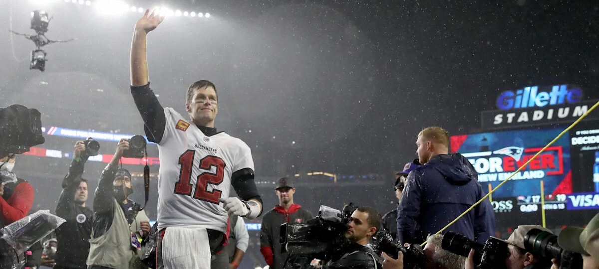 Mac Jones’ blunt description of Tom Brady interaction in Patriots-Bucs