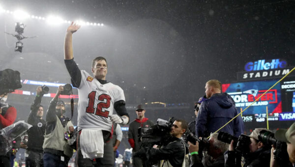 Mac Jones' blunt description of Tom Brady interaction in Patriots-Bucs