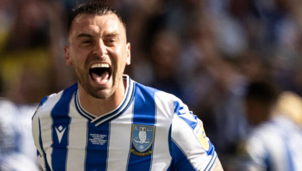 York sign veteran full-back Hunt