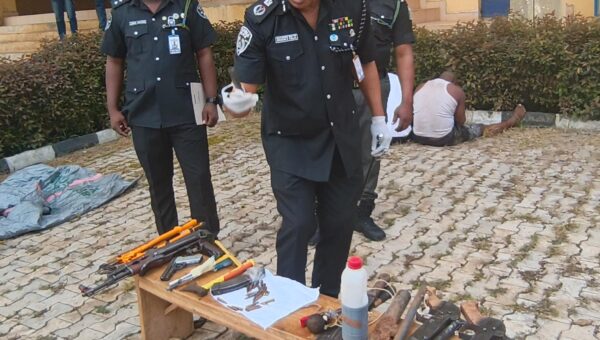 Ondo: Police nab interstate robbers, recover, beretta pistol