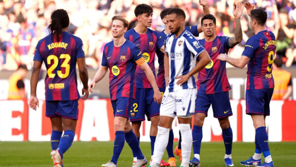 Official: Barcelona announce injury blow