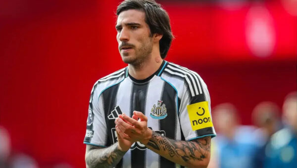 Tottenham beat Manchester City in £100 million midfielder transfer chase