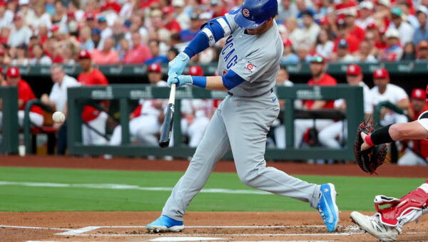 Cubs race to an early 7-run lead on the way to a 10-2 win over the Cardinals
