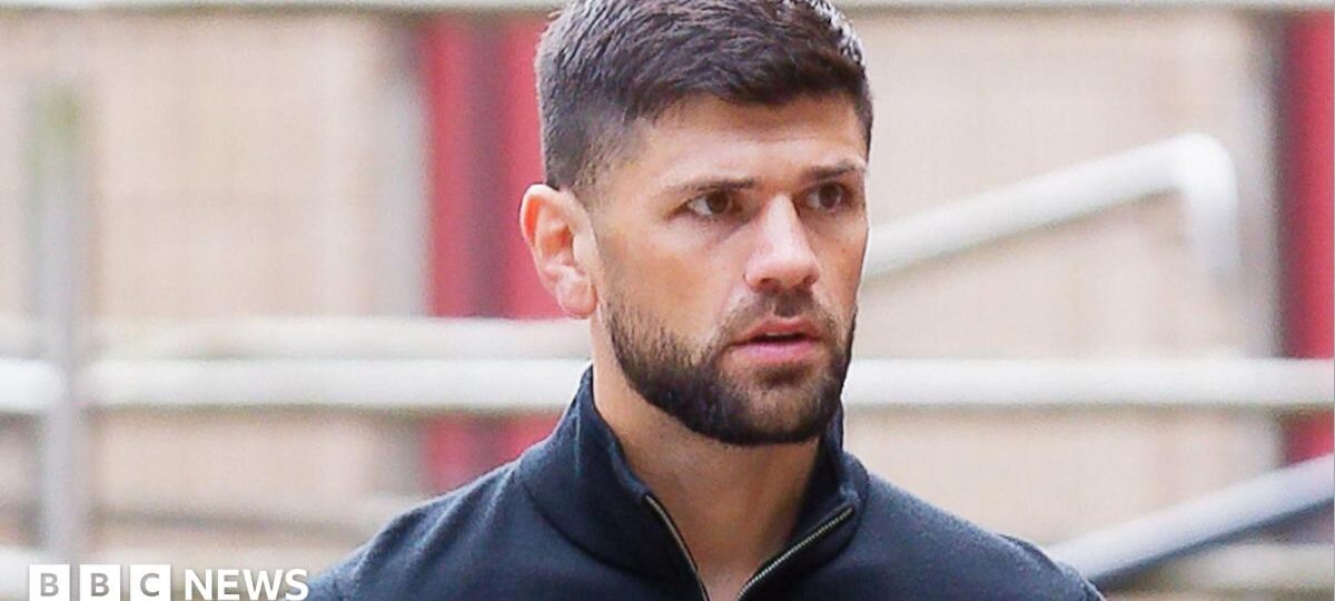 Former boxing world champion denies assaulting man, court hears