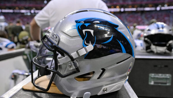 Panthers sign WR Gabriel Benyard
