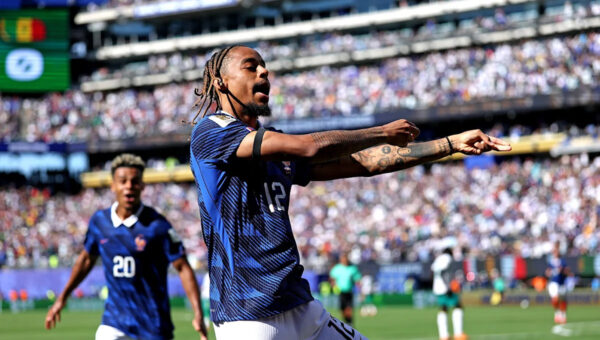 Romano names the club with “most concrete interest” in star PSG winger who is considering leaving