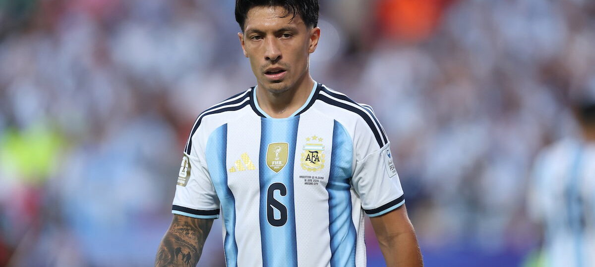 Lisandro Martinez helps Argentina reach World Cup semi-final